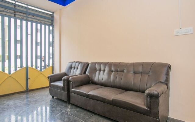 Oyo 18265 Golden Keys