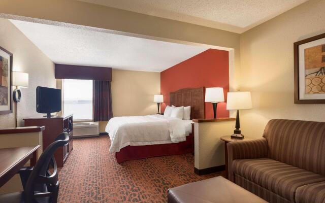 Hampton Inn Shawnee