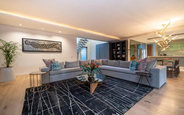 Amara Lincoln - 100m From Camps Bay Beach