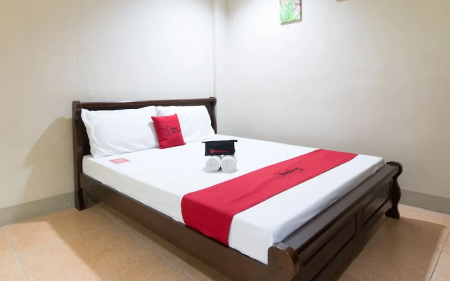 RedDoorz @ Teofila Lodge