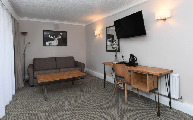 Hartford Hall on School Lane