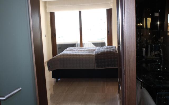 116 - Penthouse with Private Pool near beach
