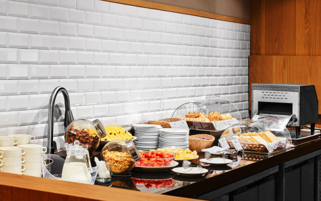 Holiday Inn Express Kaohsiung Love River by IHG