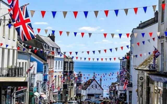 Quirky Lyme Regis Apartment Near Beach