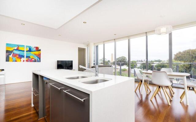 Luxury Modern Double Ensuite Apartment