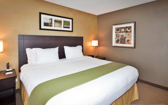 Holiday Inn Express & Suites Kingston Central, an IHG Hotel