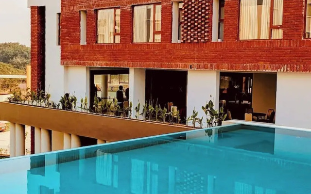 The Pearl Club Resort