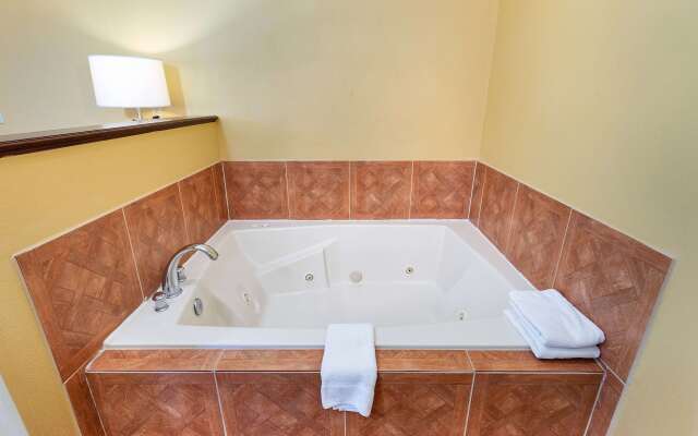 Super 8 by Wyndham Eddyville/Kuttawa