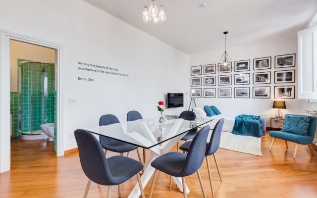 Modern and Stylish Flat Near P.zza Della Repubblica