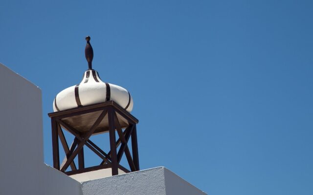 Spacious Villa in San Bartolomé With Swimming Pool