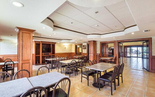 Shary Inn and Suites