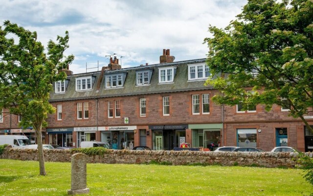 Rosebery Place in the Heart of Gullane