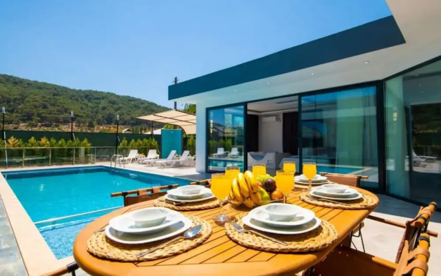 Dreamy Villa With Private Pool and Jacuzzi in Kas