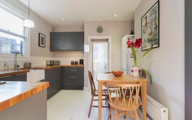 [MC] Stunning 2BR Dalston Period Flat