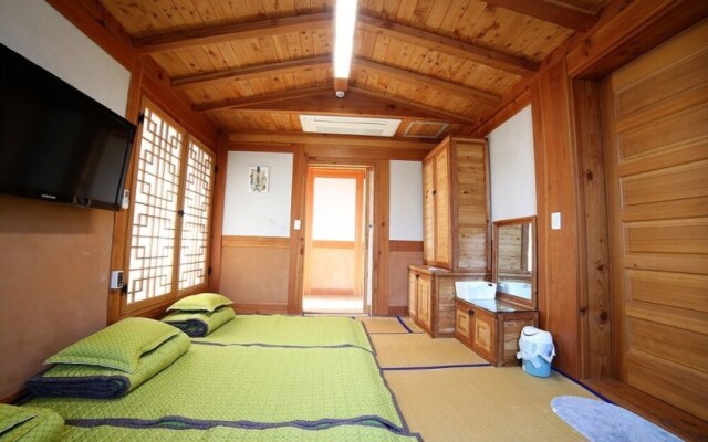 Seogwipo Wemegoong Pension