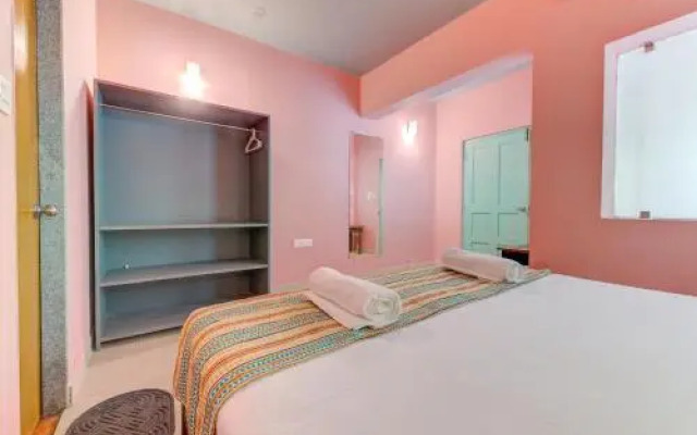 Woke Hostel - Morjim
