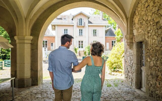 Le Chateau De La Tourlandry
