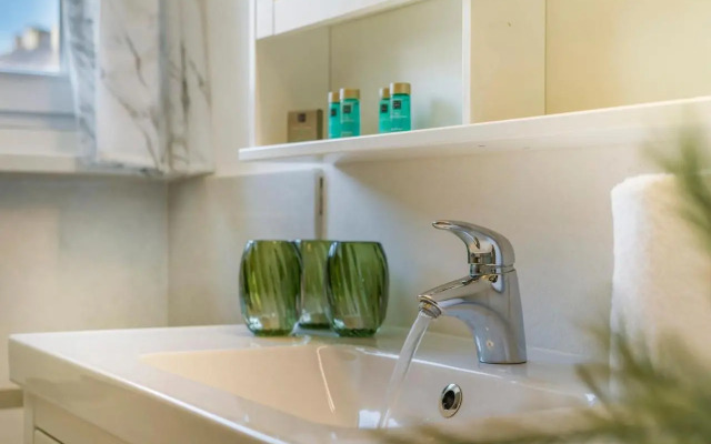 Villa Gamoni - spacious holiday home with garden