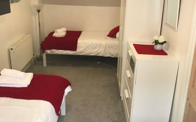 Nice Holiday Home in the Beautiful, Hilly Looe, Near the Sandy Beach