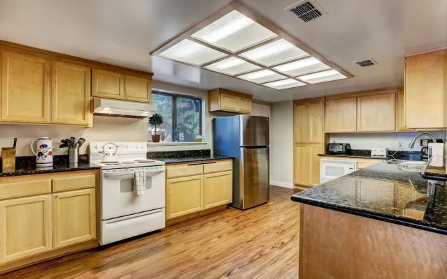 Paloma Place - 30+ Day Vacation Home