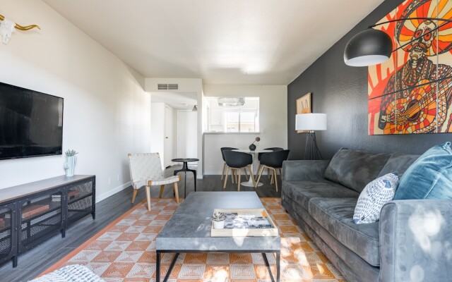 Stylish 1BR Apt Old Town by WanderJaunt