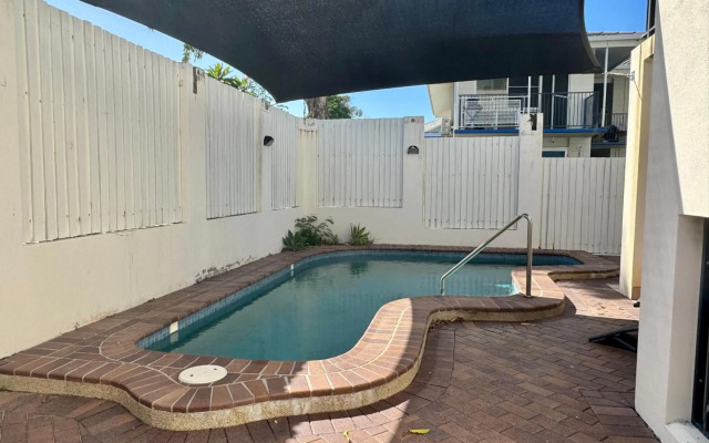 Lighthouse Apartments on The Strand - 2