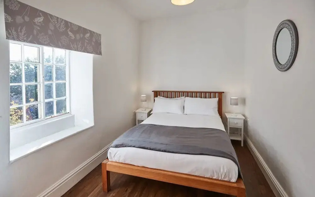 Host Stay Hall Garth