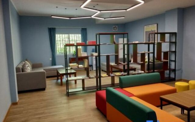 Zhongshan Quanlin Daray Sports Hotel