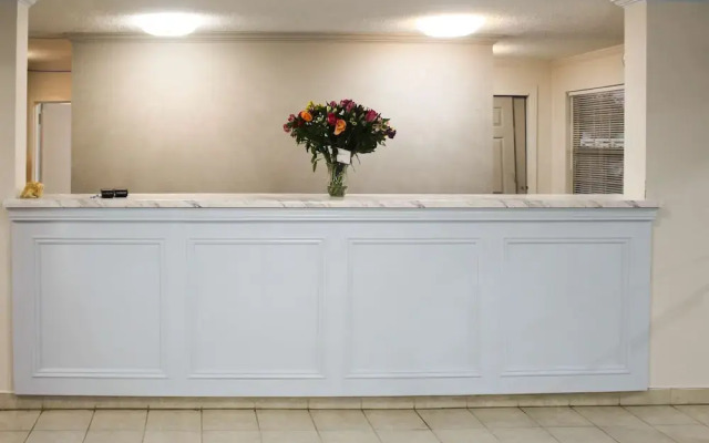 Happy Stay Inn Madisonville I-69 By OYO