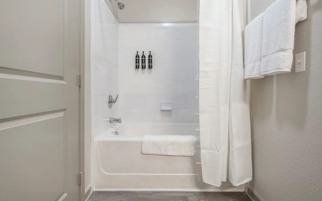 Northlake Apartments By Landing