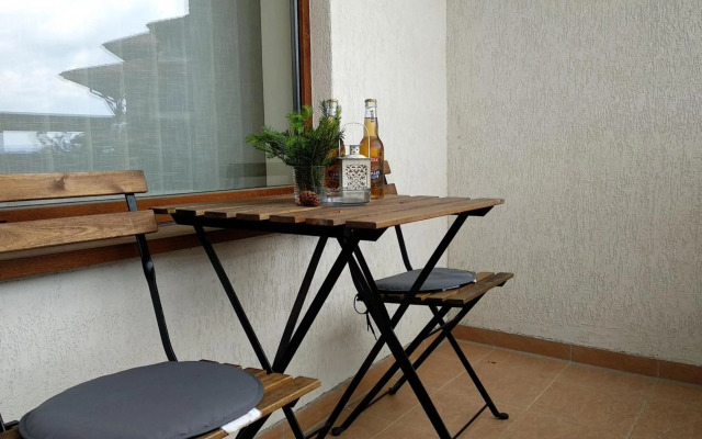 Pine Tree Apartment D34