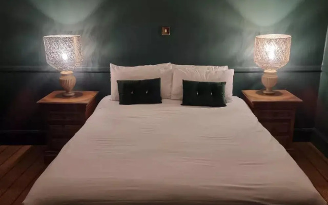The Oak Hotel