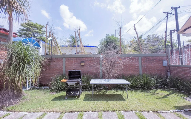 New Family House. Pool & BBQ Area
