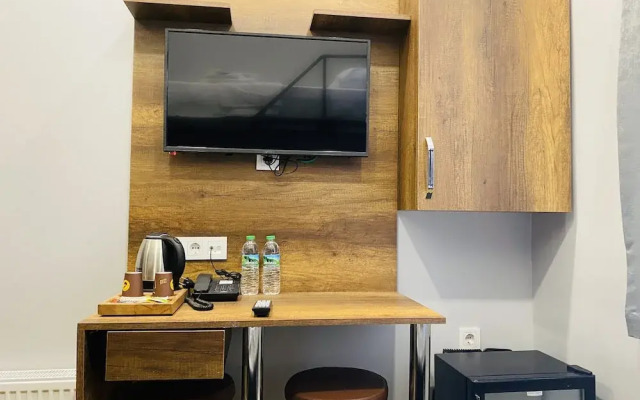 Moonlight Hotel & Hostel