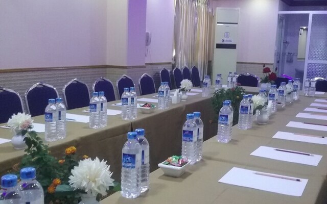 Royal Landmark Hotel