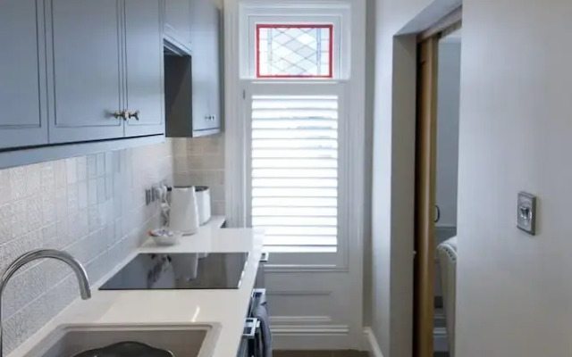 The Grove Apartment With Free on Street Parking