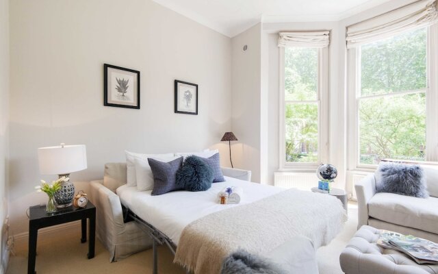 The Gloucester Road Deluxe - JML