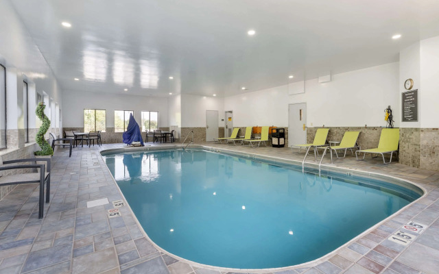 Best Western St. Clairsville Inn & Suites
