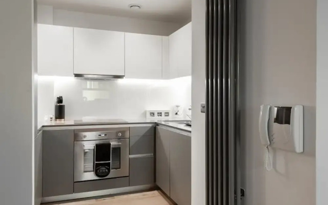 Platinum Apartment in Central Camden 9984