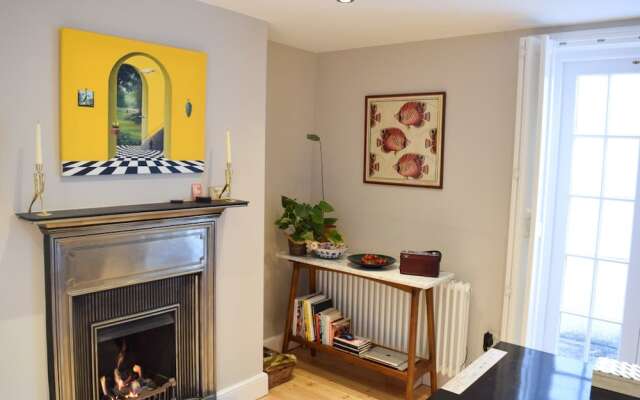 2 Bedroom House in Islington