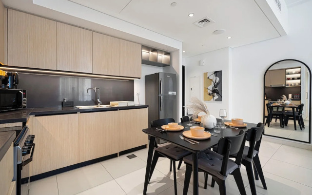 Burj Crown Lux Apartment by Dubai Mall