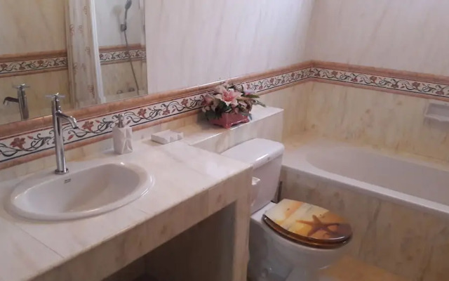 4 Bedroom House & Private Pool Pattaya