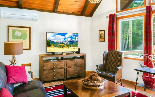 Cottonwood Chalet in Packwood