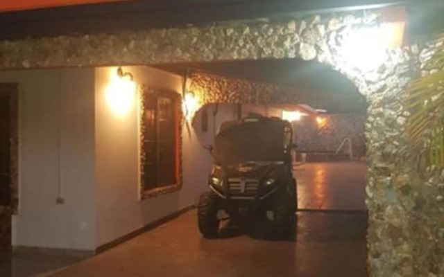 Hostal Red Line