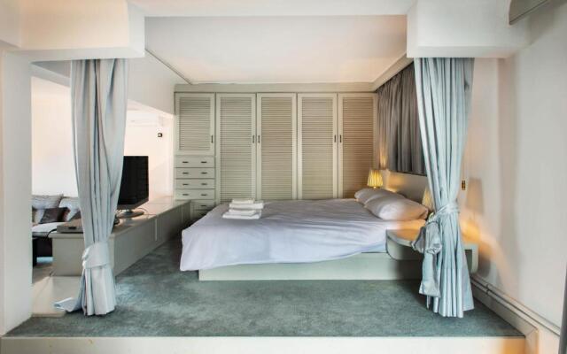 Athens Penthouse Suite on 6th floor
