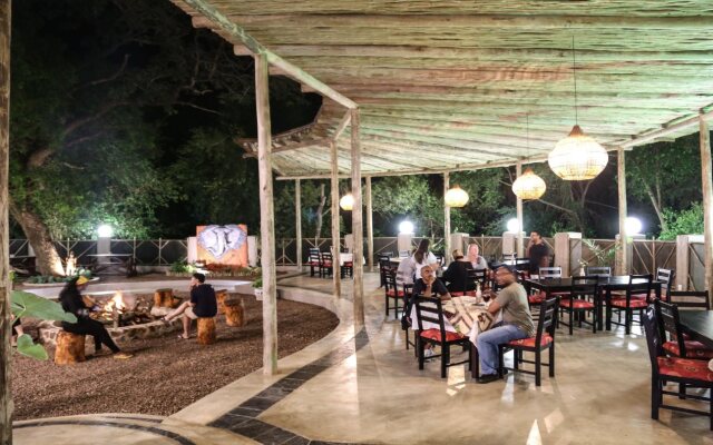 Gooderson Dumazulu Lodge & Traditional Village