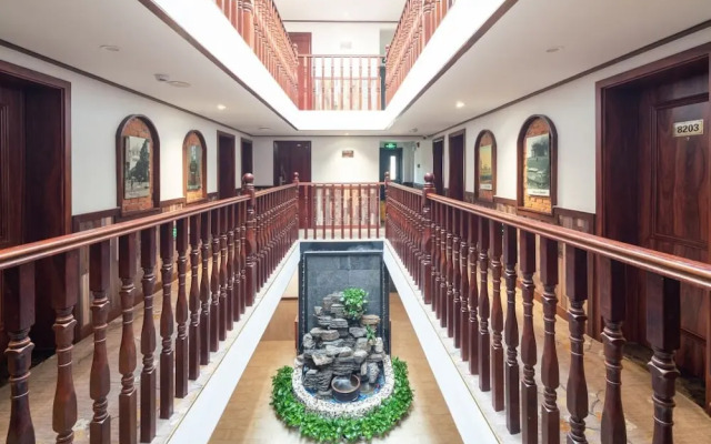 Nostalgia Hotel（Beijing Tiananmen Square & Qianmen Subway Station）