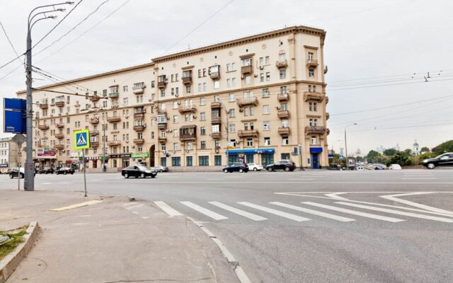 LUXKV Apartment on Zemlyanoy Val 52
