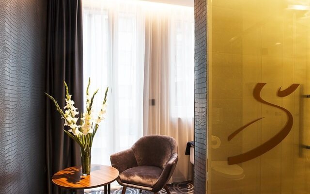 Sky hotel