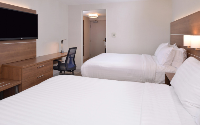 Holiday Inn Express Palm-Desert by IHG